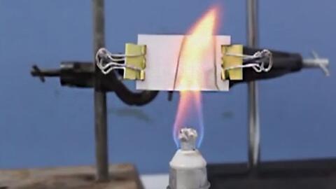 中國造&ldquo;最強(qiáng)墻紙&rdquo;,一遇火災(zāi)兩秒就報警,還耐火燒